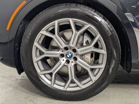 Used 2024 BMW X7 xDrive40i image 9