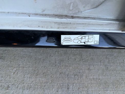 Used 2024 Toyota Sienna Platinum FWD image 6