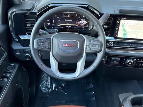 Used 2025 GMC Sierra 1500 Elevation image 16