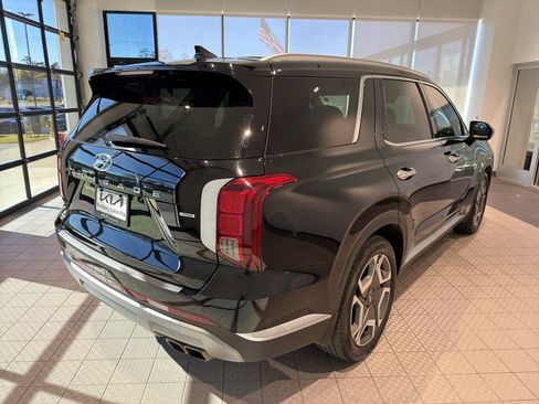 Used 2024 Hyundai Palisade Limited image 5