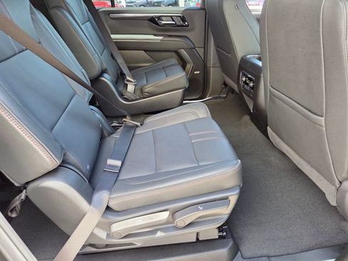 Certified 2026 Chevrolet Suburban RST w/ Advanced Technology Package AWD/4WD image 15