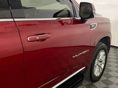 Used 2023 GMC Yukon XL SLT w/ SLT Premium Package AWD/4WD image 9