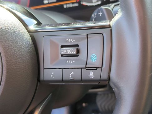 Used 2024 Nissan Rogue SL w/ SL Premium Package image 12