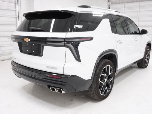 Used 2025 Chevrolet Traverse High Country image 5