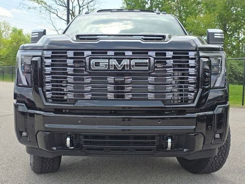 New 2026 GMC Sierra 3500 Denali Ultimate AWD/4WD image 12