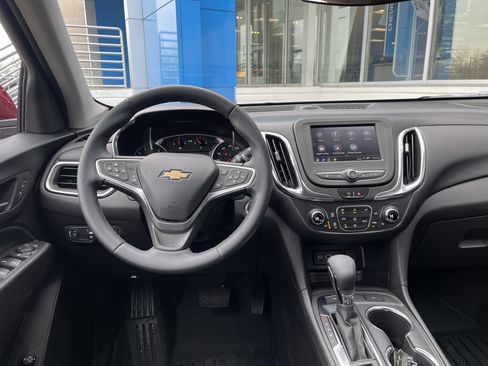 Used 2023 Chevrolet Equinox LT image 18