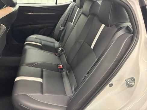 Used 2025 Toyota Camry SE FWD image 7
