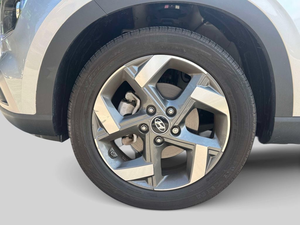 Used 2024 Hyundai Venue SEL FWD image 8