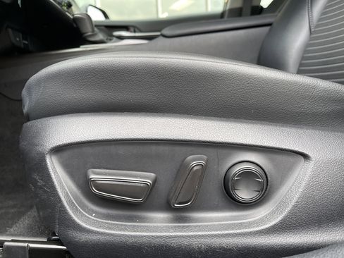 Used 2023 Toyota Camry SE image 15