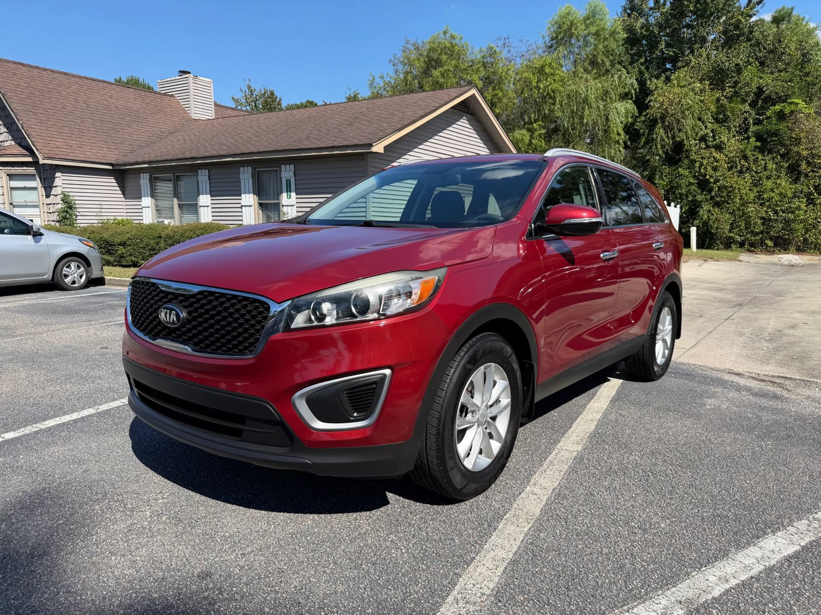 Used 2017 Kia Sorento FWD image 4