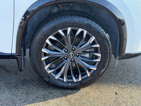 Certified 2024 Nissan Rogue Platinum w/ Platinum Premium Package FWD image 9