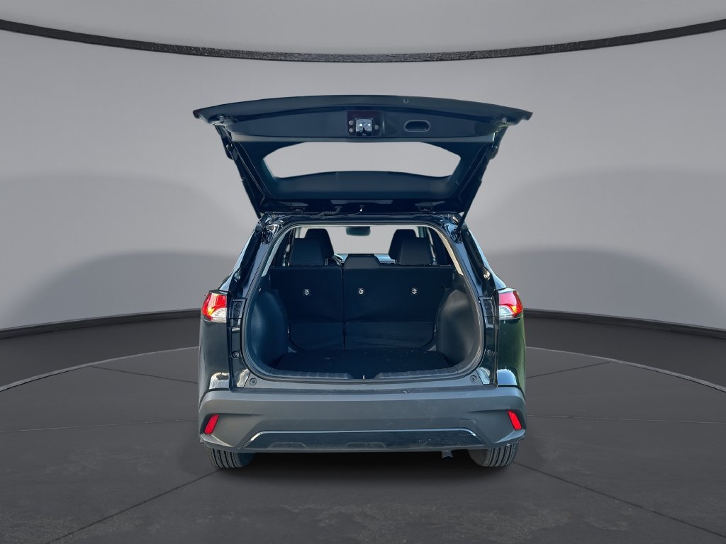 Certified 2025 Toyota Corolla Cross LE FWD image 30