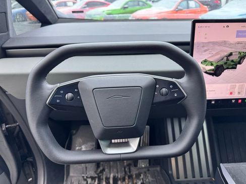 Used 2024 Tesla Cybertruck AWD Crew Cab image 20