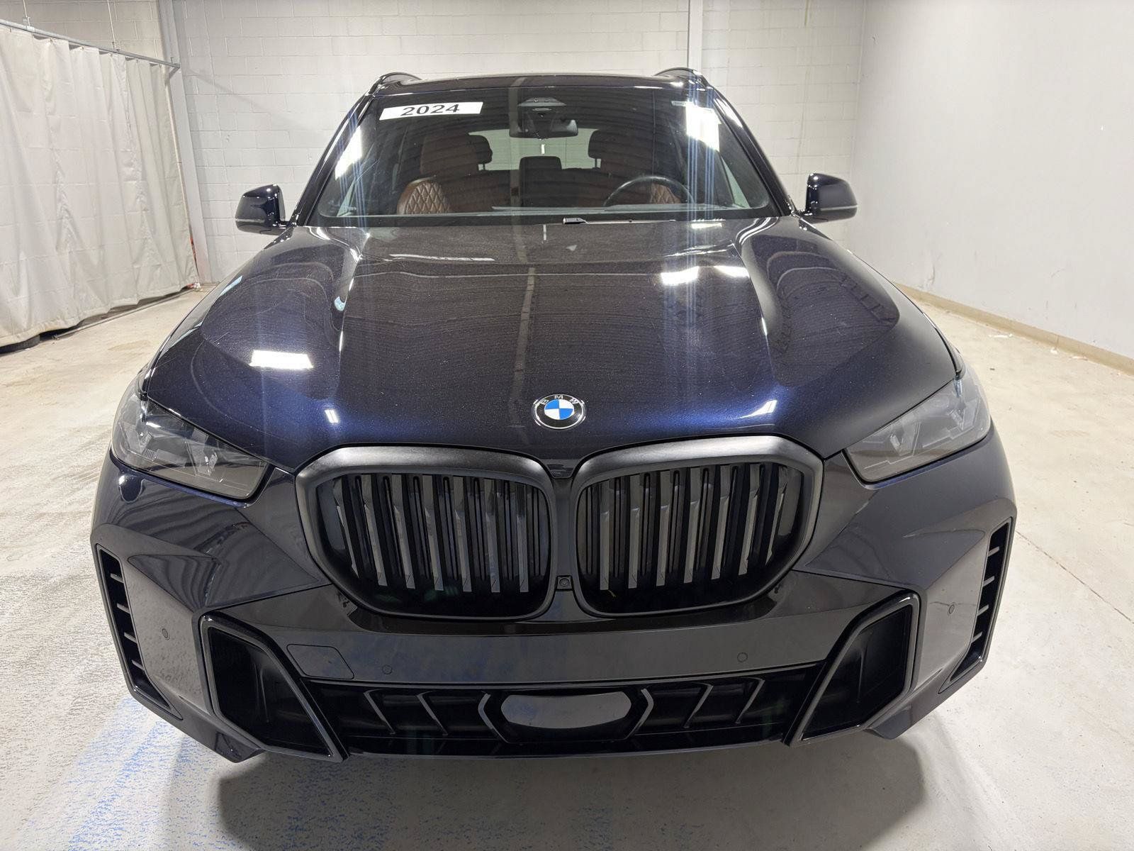 Used 2024 BMW X5 xDrive40i w/ M Sport Package AWD/4WD image 6