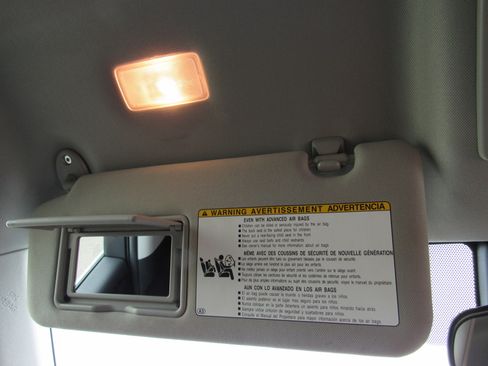 Used 2023 Toyota Highlander L FWD image 31