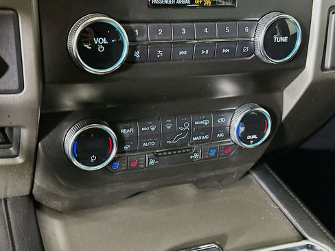 Used 2020 Ford Expedition XLT w/ Equipment Group 202A image 24