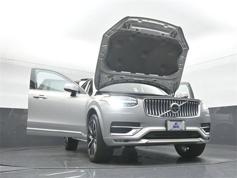Used 2023 Volvo XC90 B6 Plus image 55
