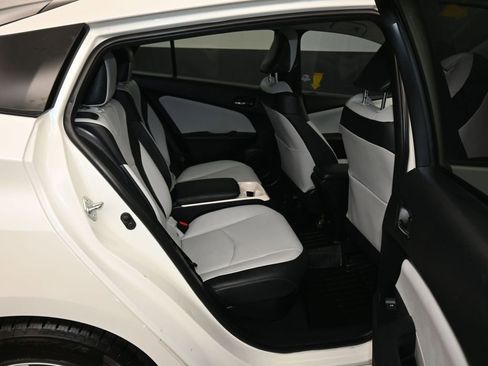 Used 2017 Toyota Prius Prime Advanced image 34