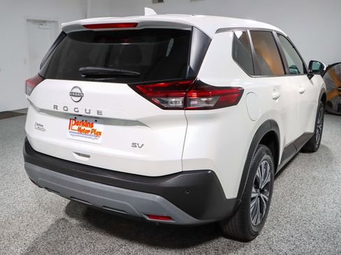 Used 2023 Nissan Rogue SV FWD image 7