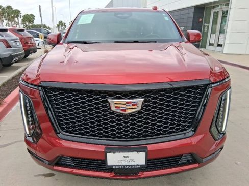 Used 2025 Cadillac Escalade Sport Platinum image 2