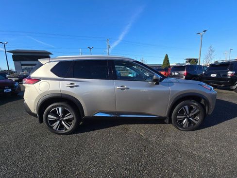 Used 2023 Nissan Rogue Platinum w/ Platinum Premium Package image 2