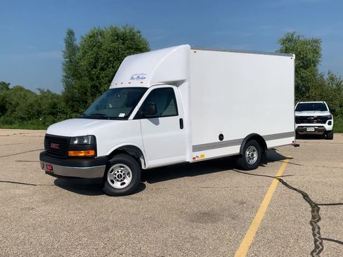 New 2025 GMC Savana 3500 w/ Power Convenience Package RWD image 28