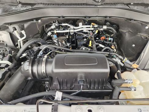 Used 2023 Ford Explorer XLT w/ Equipment Group 202A image 33