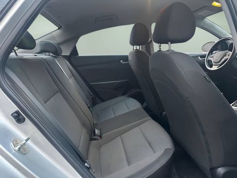 Used 2021 Hyundai Accent SE FWD image 11