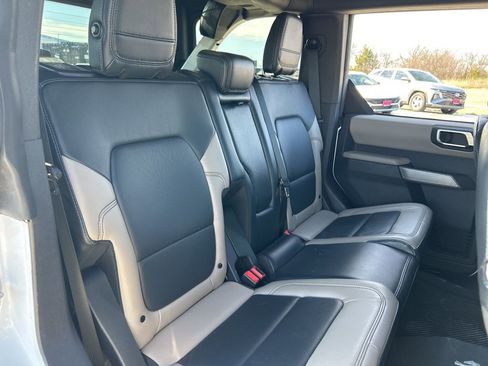 Used 2022 Ford Bronco Wildtrak image 32