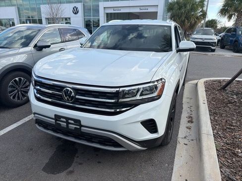 Certified 2023 Volkswagen Atlas Cross Sport SE w/ Black Wheel Package image 4