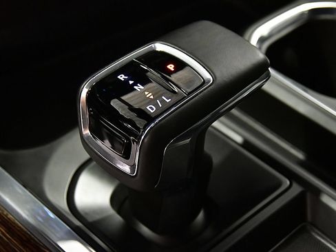 Used 2025 GMC Sierra 1500 Elevation AWD/4WD image 25