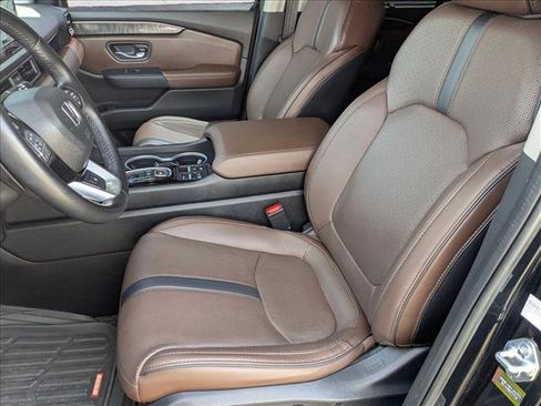 Used 2023 Honda Pilot Elite image 16