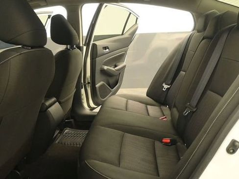 Used 2022 Nissan Altima 2.5 SV FWD image 10