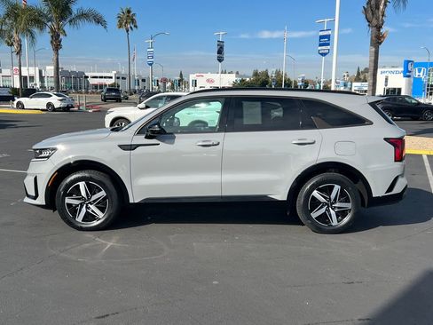 Used 2022 Kia Sorento EX w/ Panoramic Sunroof Package image 7