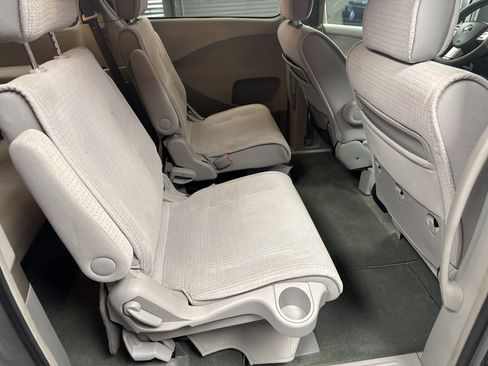 Used 2004 Nissan Quest SL w/ (SEA) Seat Pkg FWD image 11