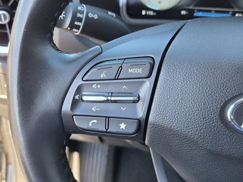 Used 2022 Hyundai Kona Limited FWD image 16