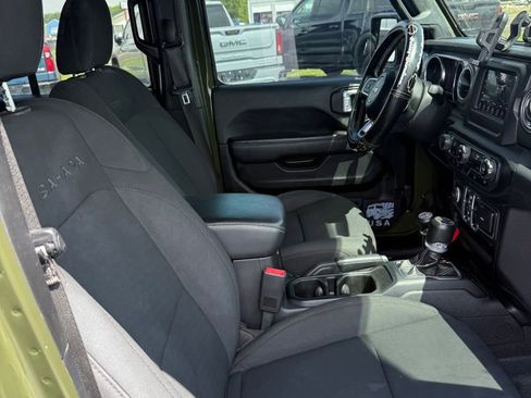 Used 2021 Jeep Wrangler Unlimited Sahara AWD/4WD image 29