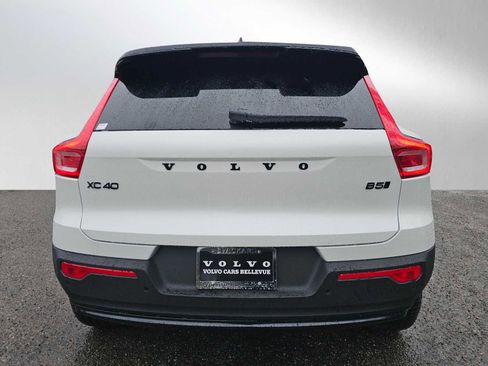 New 2026 Volvo XC40 B5 Ultra w/ Climate Package image 4