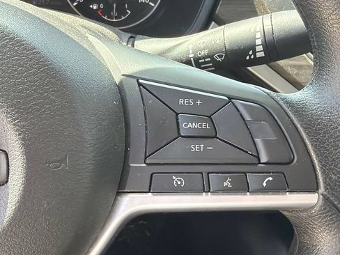 Used 2025 Nissan Altima 2.5 SV FWD image 19