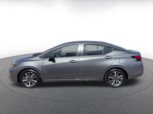 Used 2025 Nissan Versa SV FWD image 9