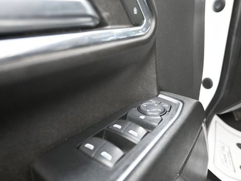 Used 2024 Chevrolet Silverado 2500 LT AWD/4WD image 5