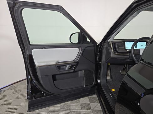 Used 2023 Rivian R1T Adventure AWD/4WD image 16