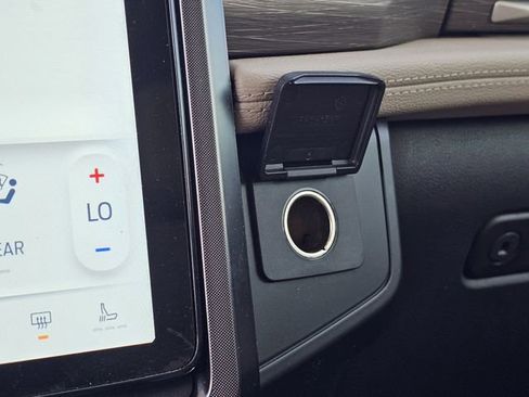 Certified 2022 Ford Expedition Limited image 24