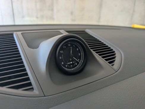 Used 2025 Porsche Macan image 36