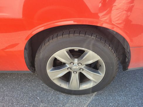 Used 2018 Dodge Challenger SXT image 4