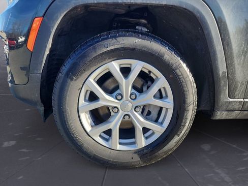 Used 2024 Jeep Grand Cherokee Limited image 14