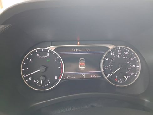 Used 2025 Nissan Sentra SV FWD image 2