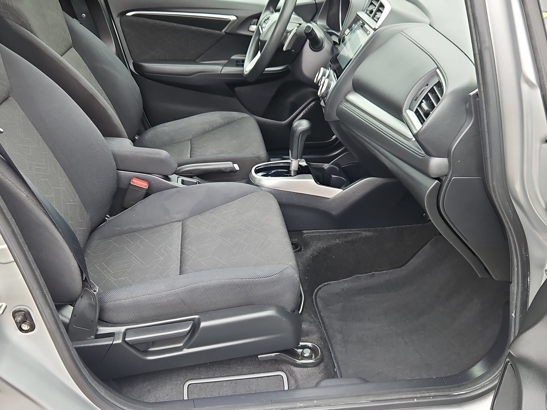 Used 2015 Honda Fit EX image 28