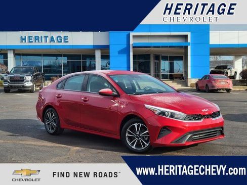 Used 2023 Kia Forte LXS image 1