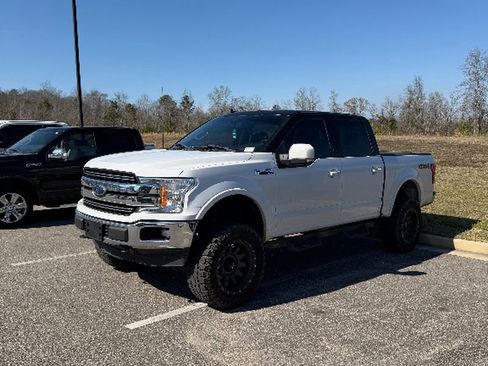 Used 2019 Ford F150 Lariat image 2